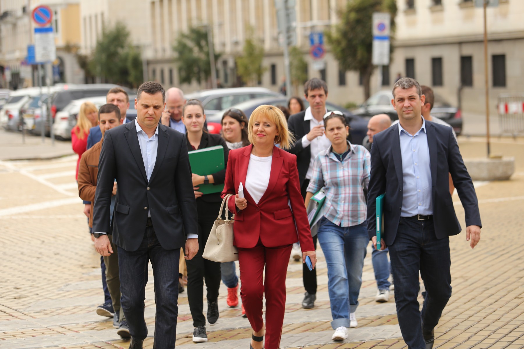 Манолова: Разширяваме коалицията с още две формации