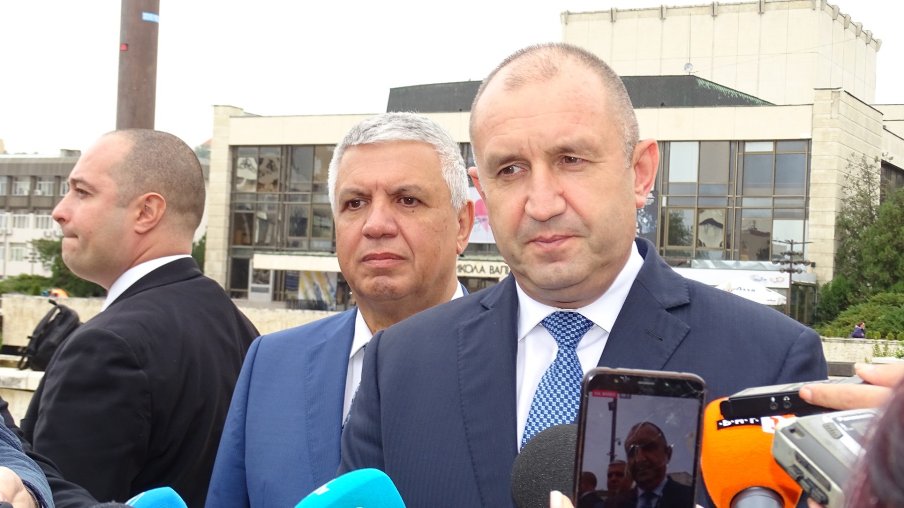 Радев: Службите да работят така, че да не останат неразкрити кутии на Пандора