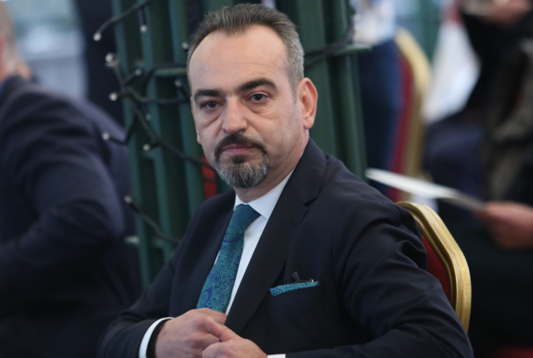 Добри Митрев: Компенсации за тока няма, Петков да осъзнае ролята си