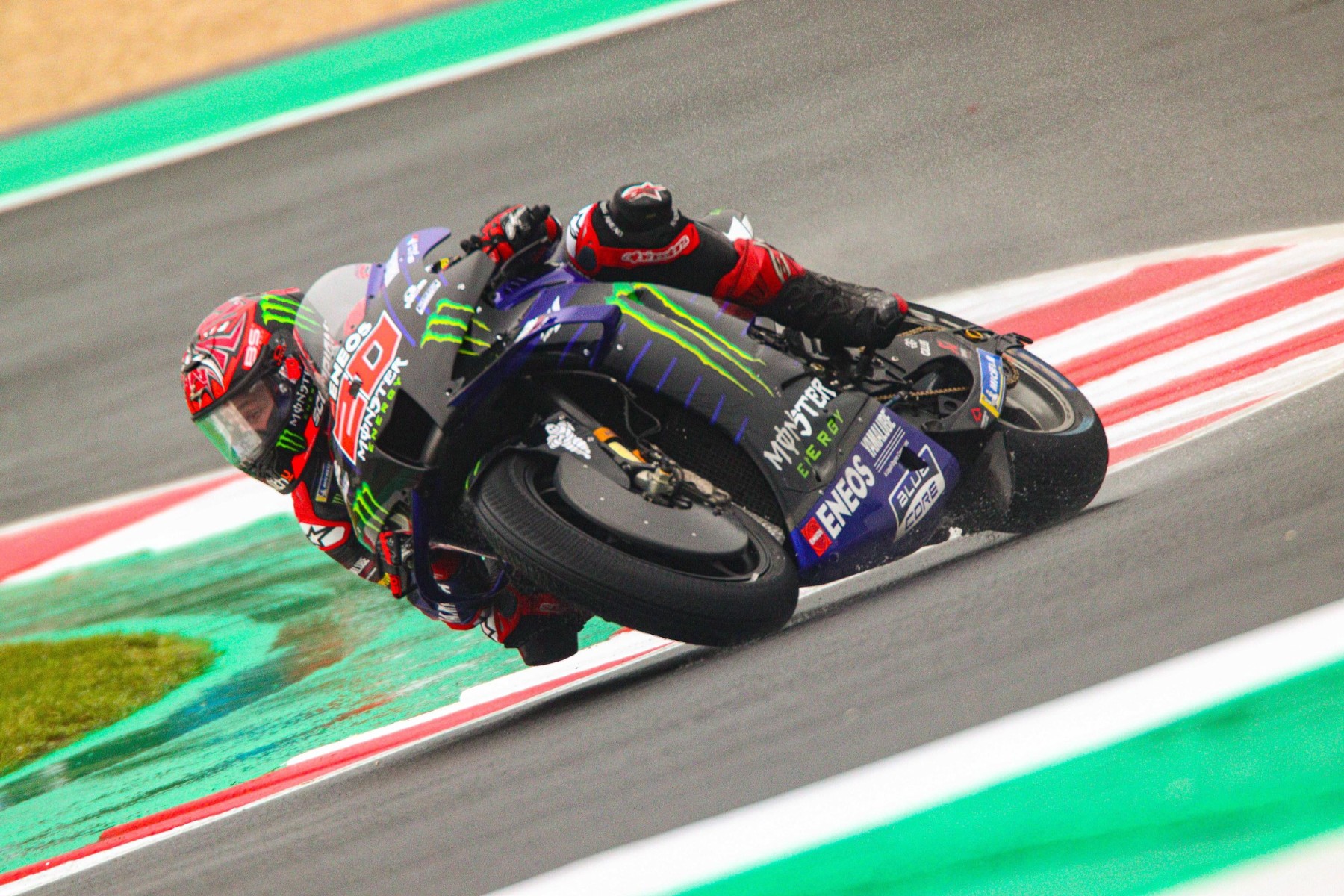 Куартараро ликува с първа световна титла в MotoGP