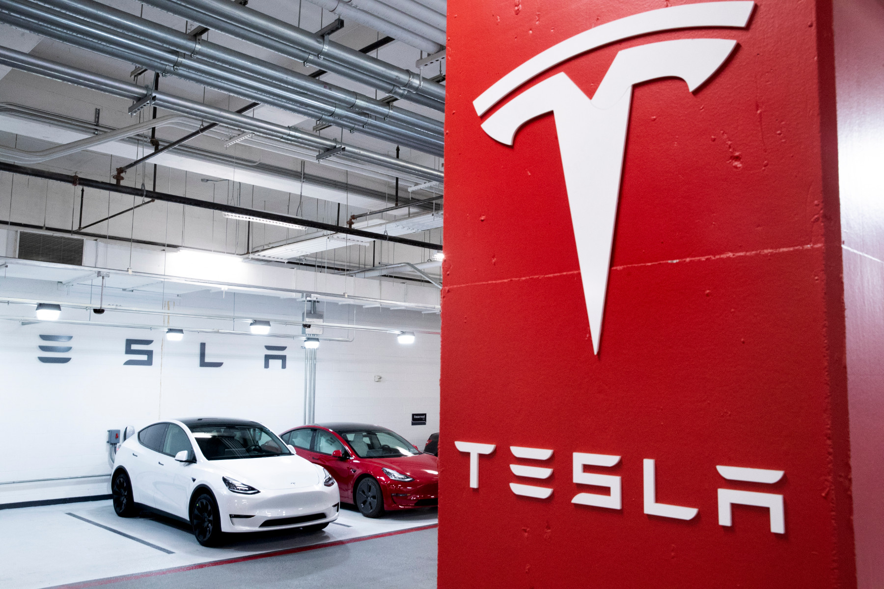 Tesla отчете рекордна печалба