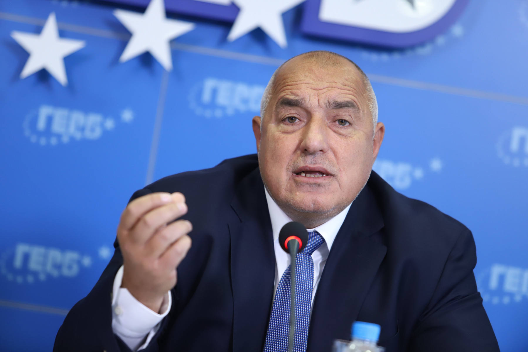 Борисов: Единственият полезен ход е да се ваксинираме