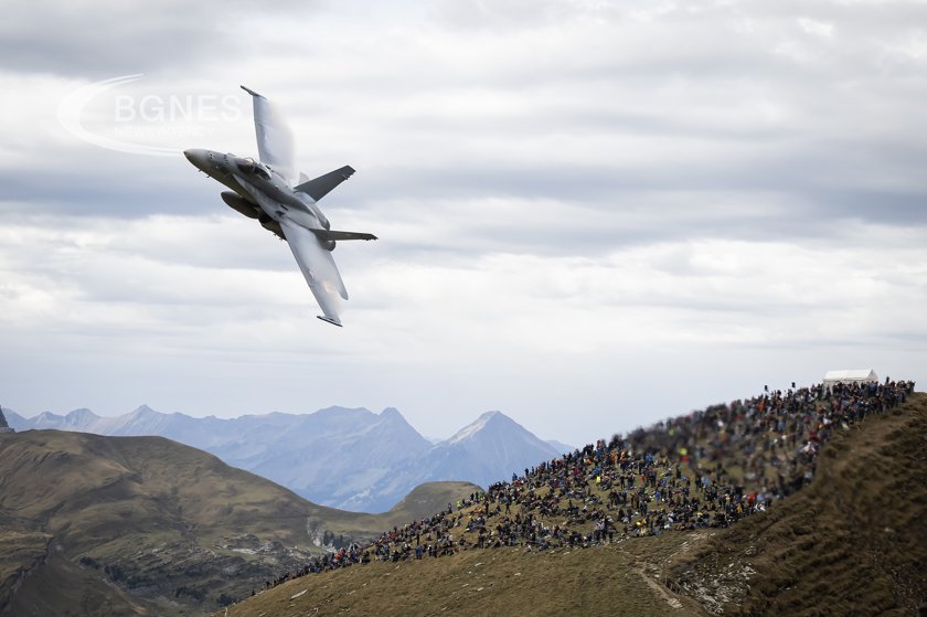 Фински изтребители F/A-18 Hornet ще патрулират над България
