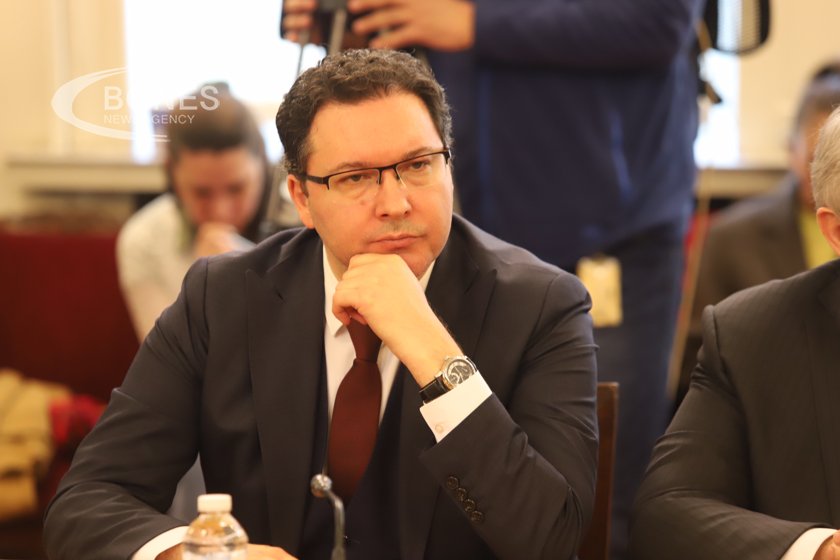 Митов: ПП-ДБ плашат с оставка на собственото им правителство