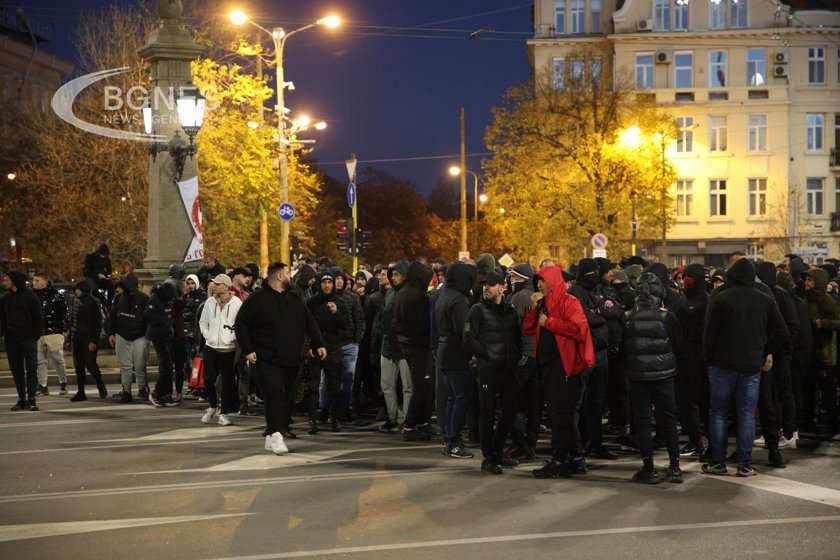 Протестиращите срещу БФС блокираха Орлов мост