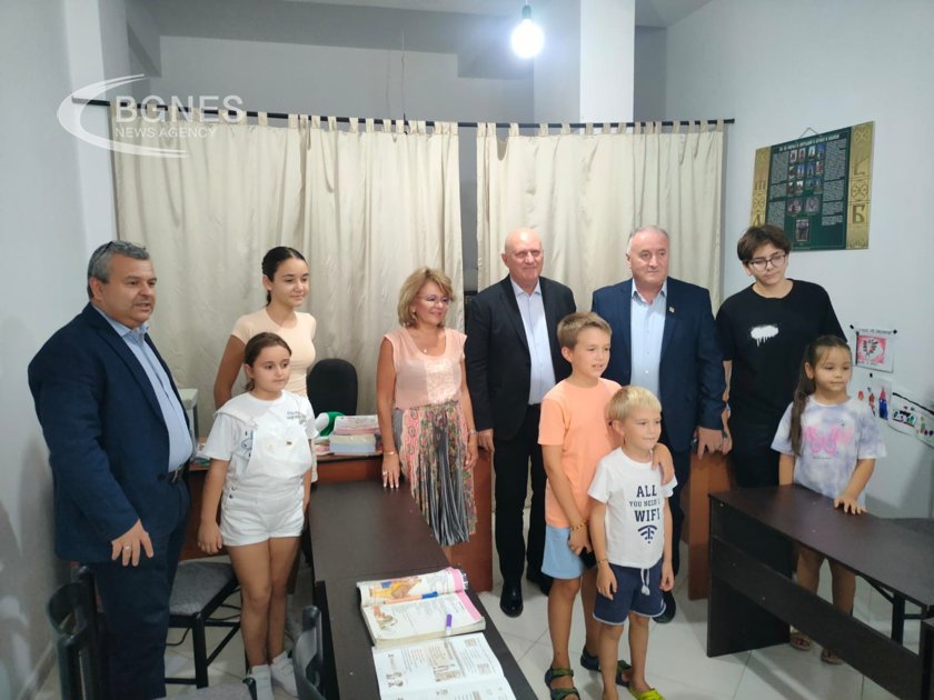 Близо 300 студенти и докторанти от Албания с български произход учат у нас