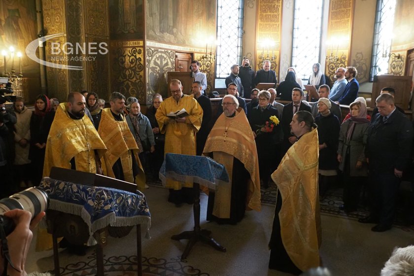 Руската църква отвори врати 