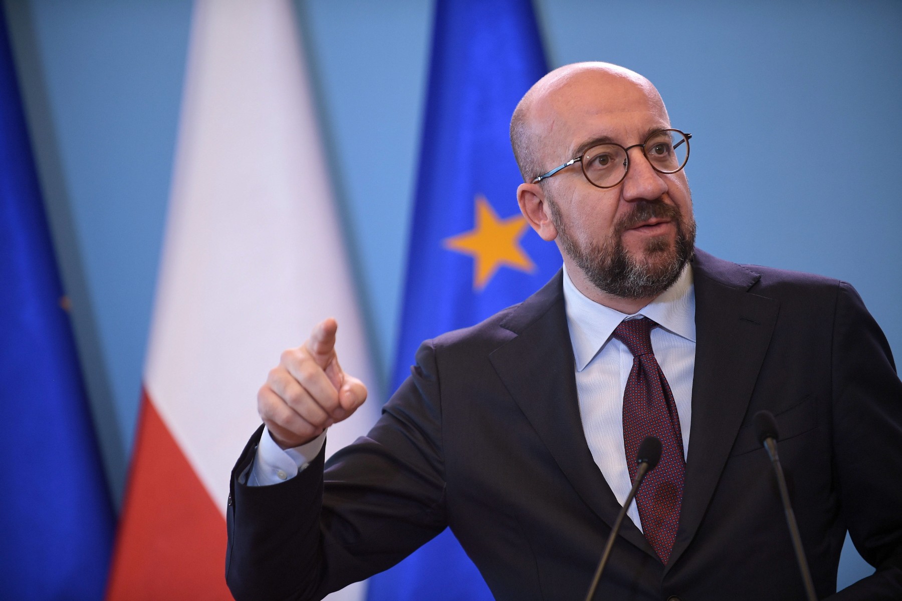 Шарл Мишел помирява Армения и Азербайджан