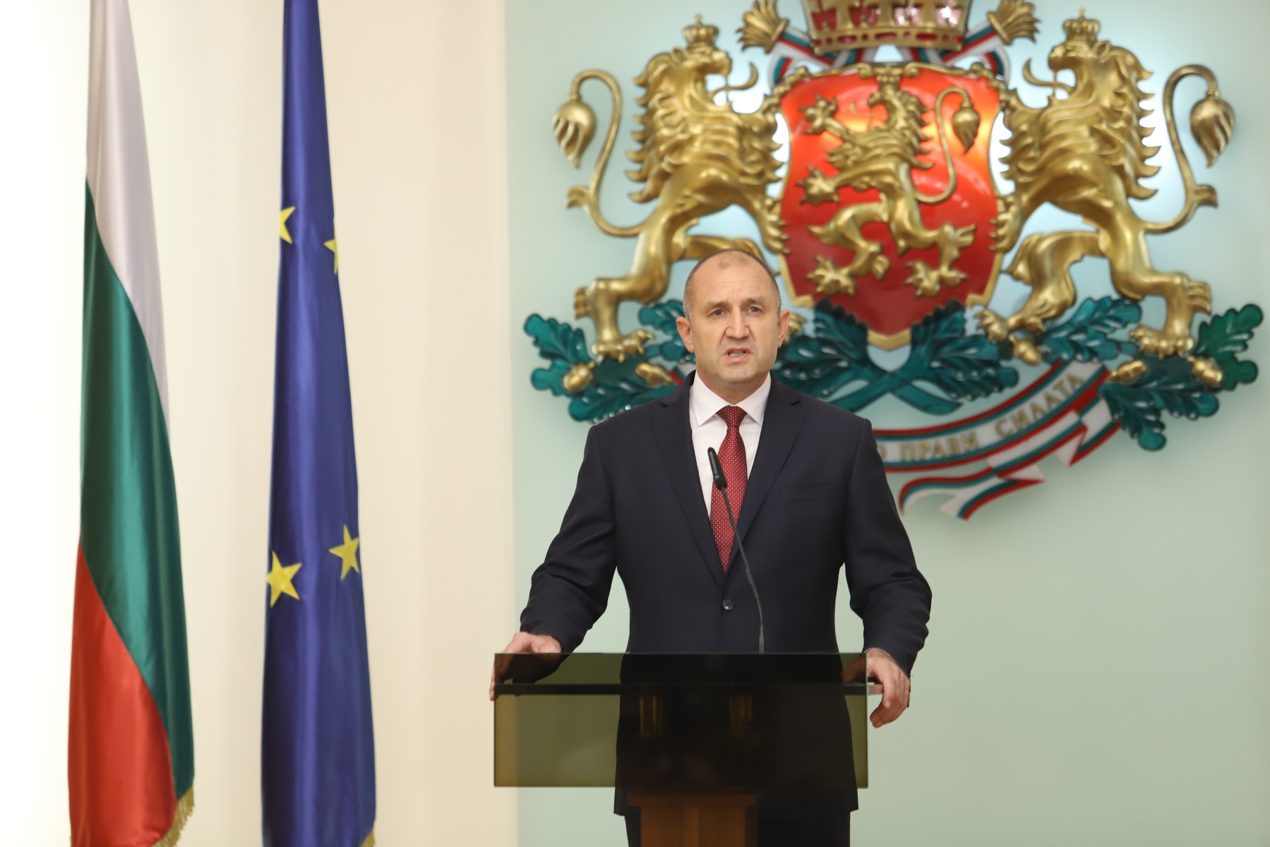 Радев: Колкото повече българи кажат думата си, толкова по-слаба ще е мафията