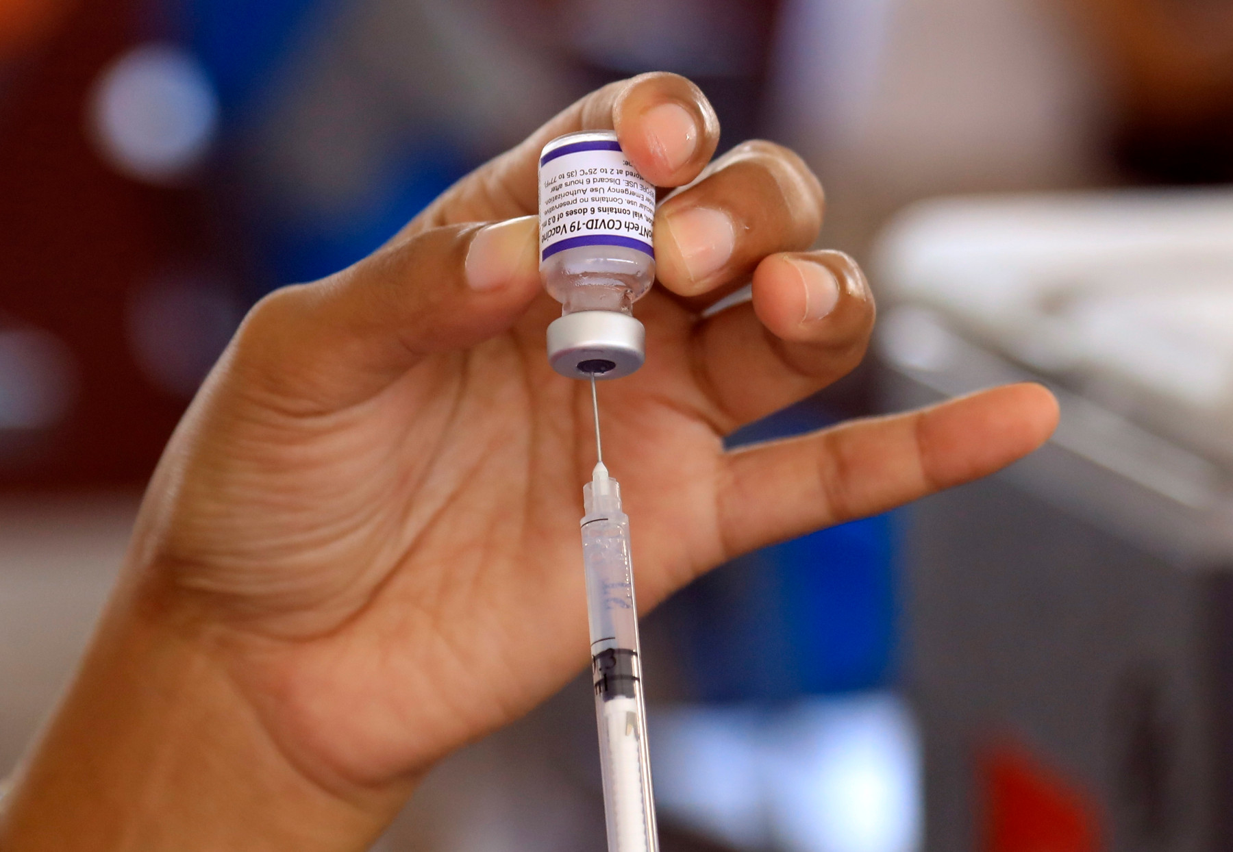 Pfizer иска одобрение за поставяне на трета доза на юноши в САЩ