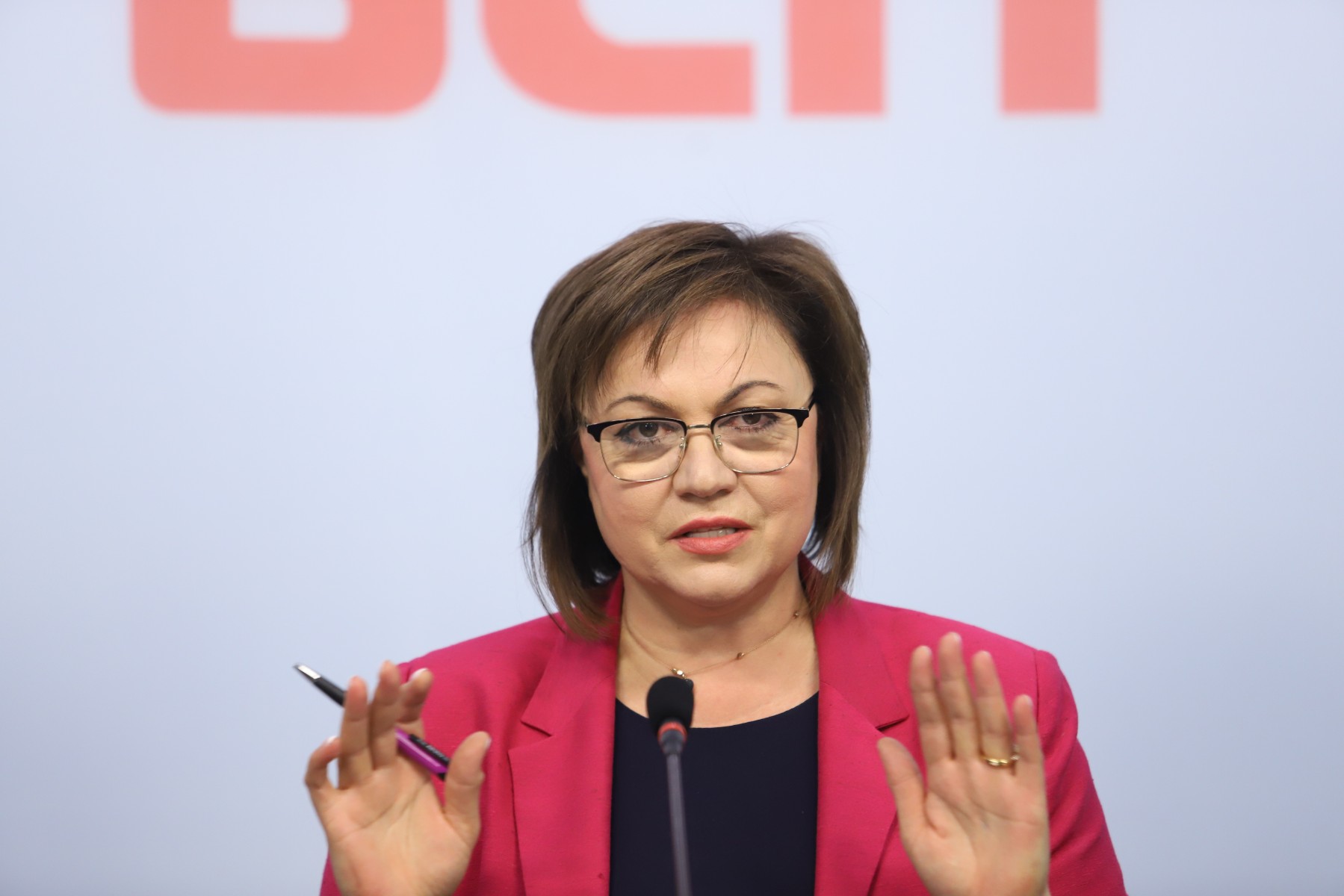 Нинова: Договорка за ротационен принцип нямаме, нито че аз ще съм председател