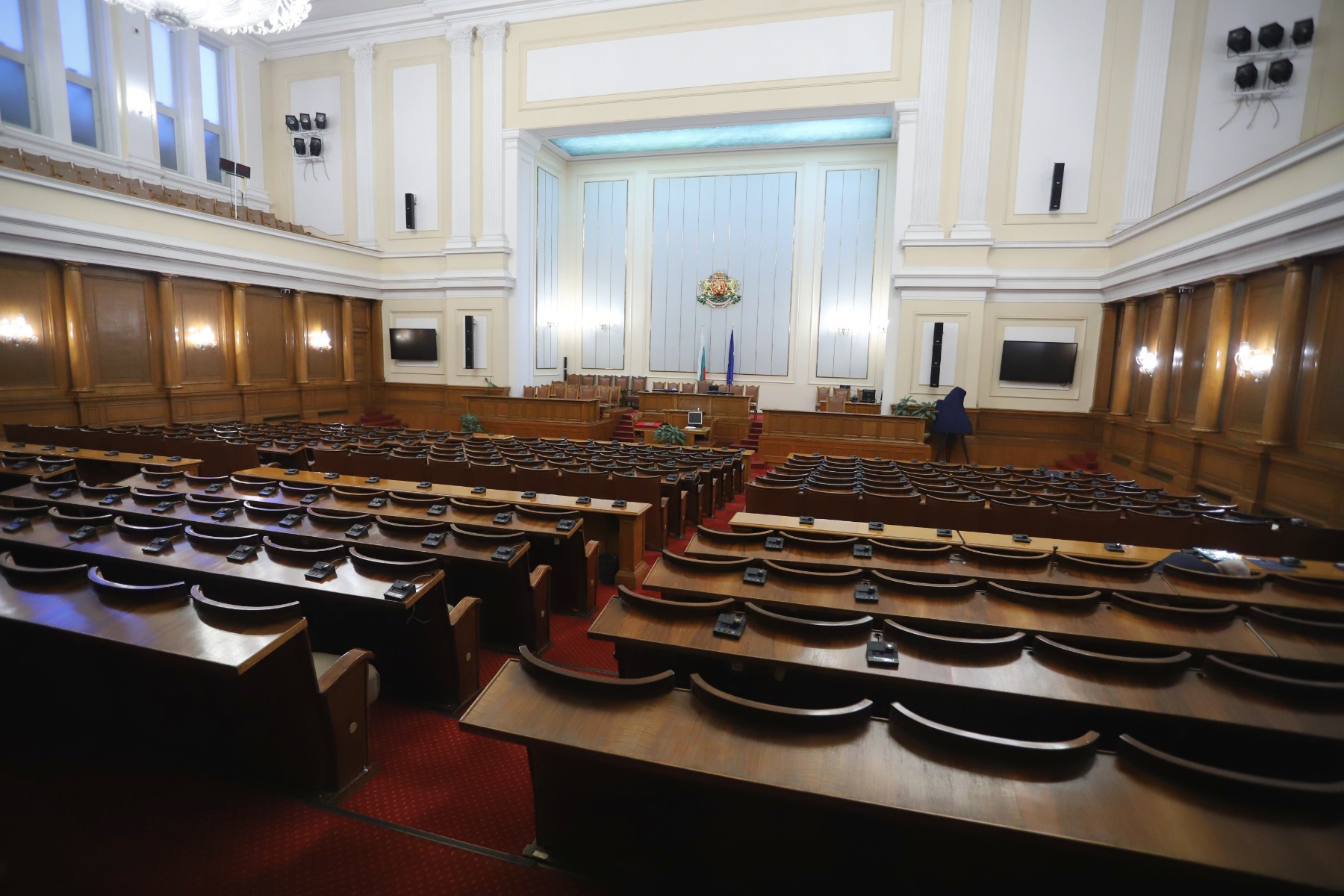 Достъпът до НС остава без зелен сертификат