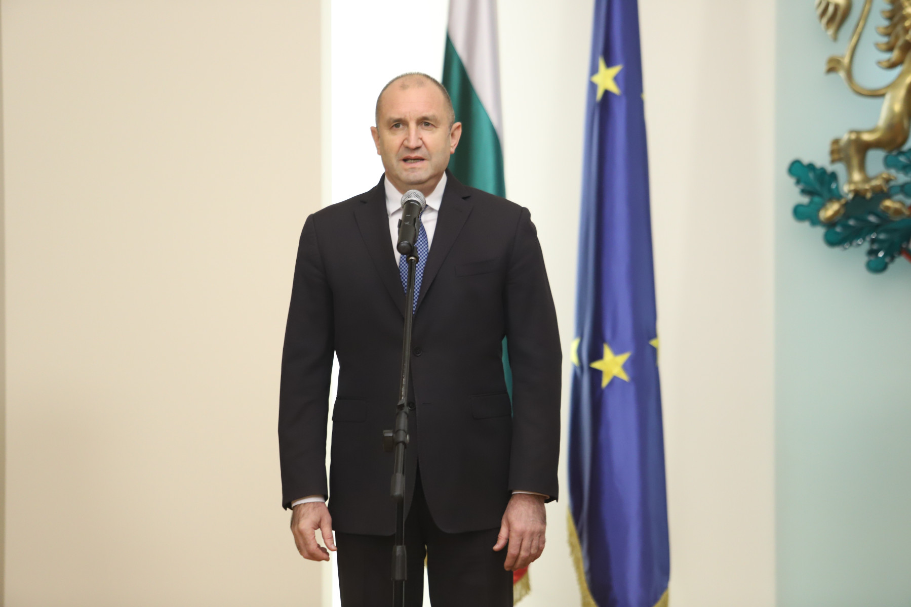 Радев: Има нови хора в енергетиката, но къде са резултатите
