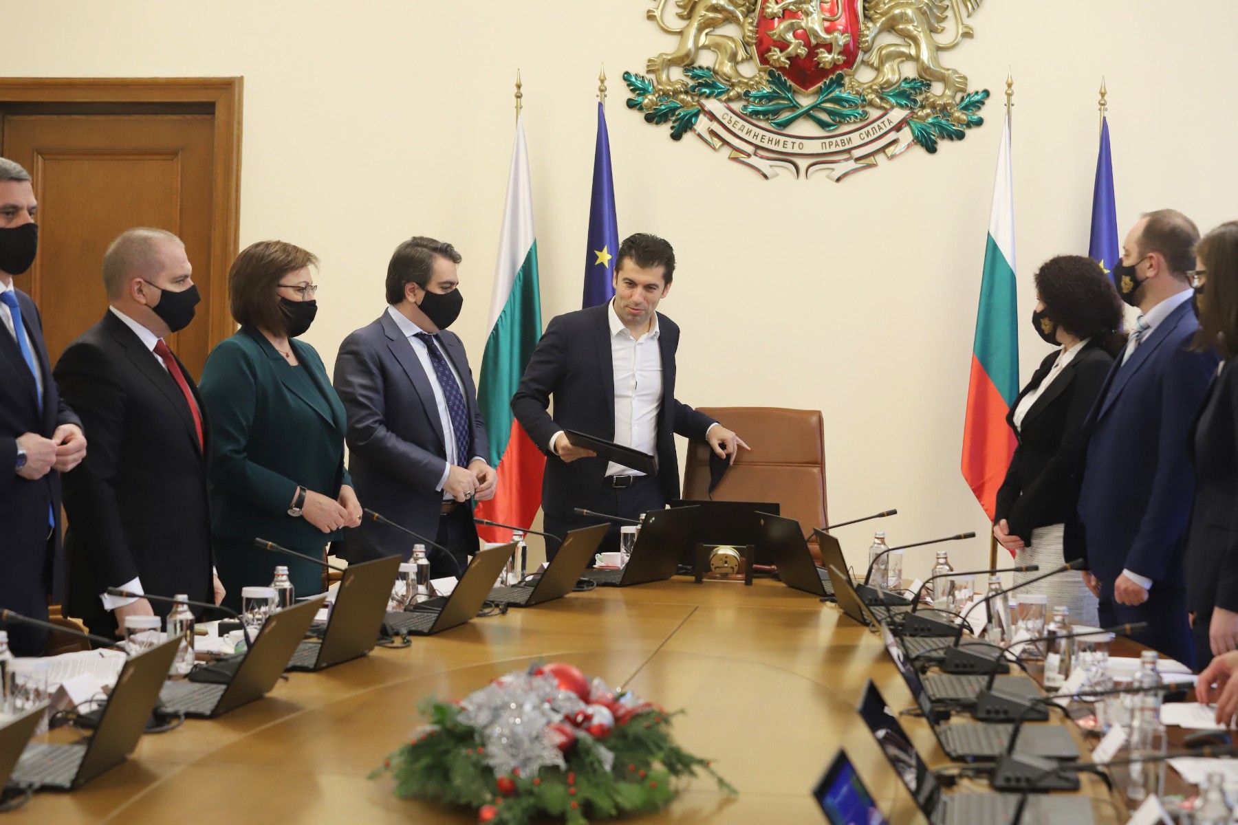 Петков: В спешен порядък ще обсъдим предложението на КЕВР за покачване на цените
