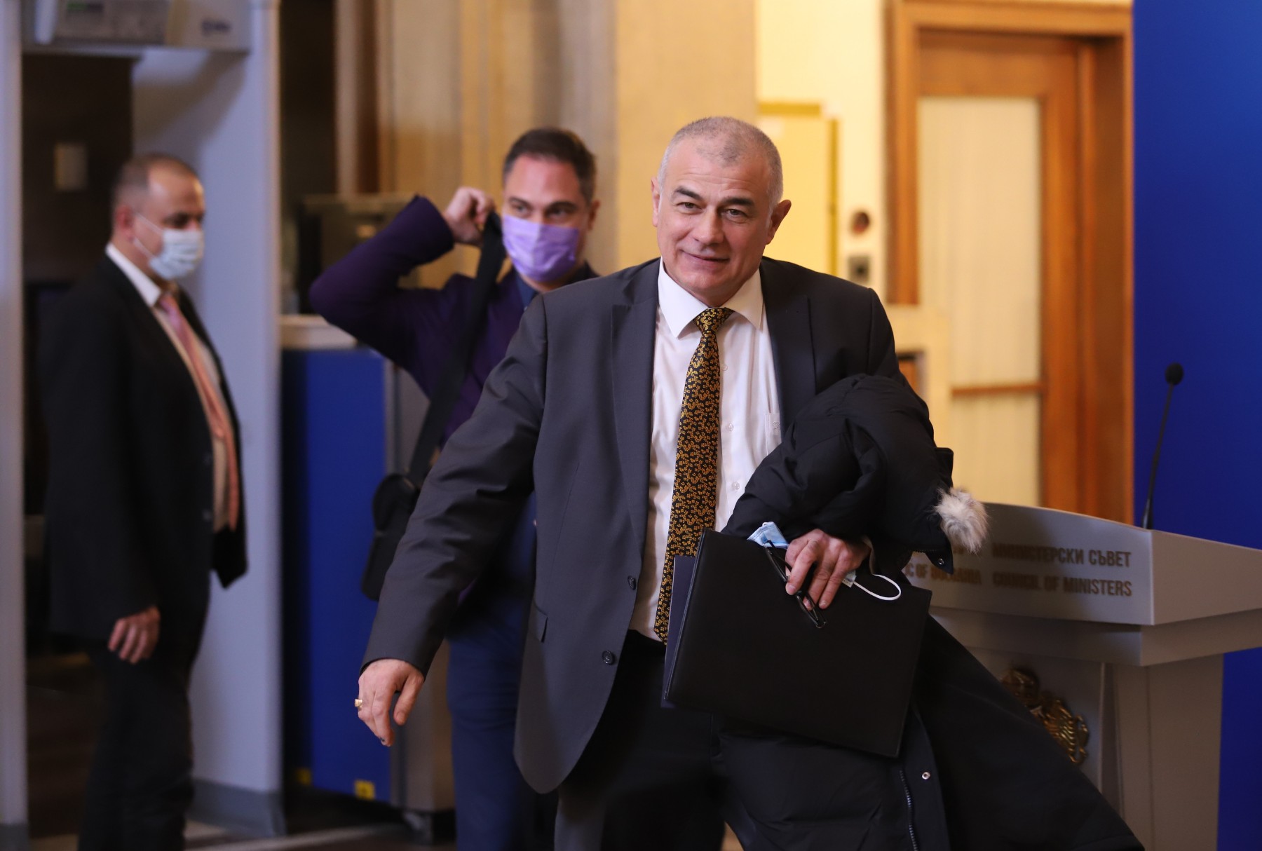 Гьоков: Цената на тока може да бъде ограничена чрез мораториум върху тарифите