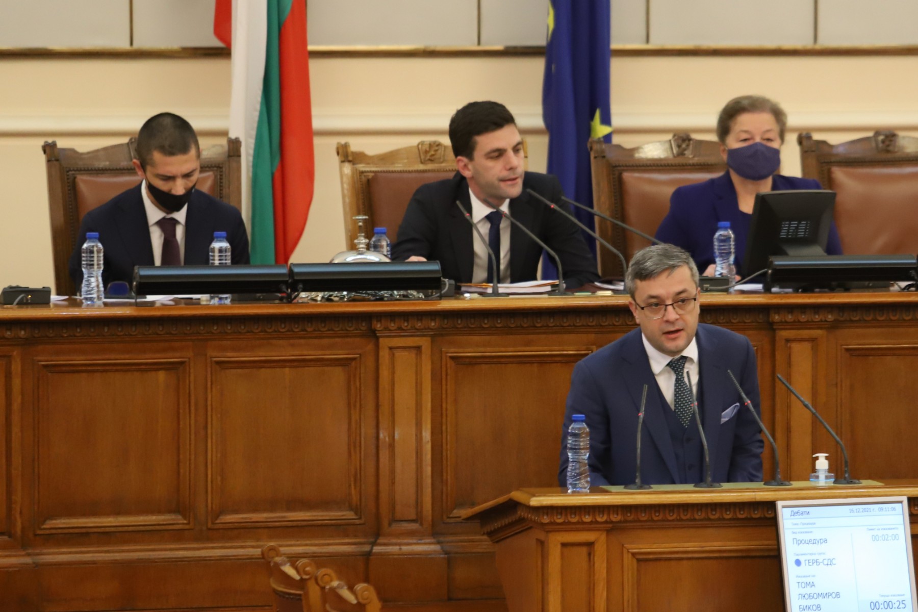 Биков: Между Радев и Петков има конфликт, а не напрежение