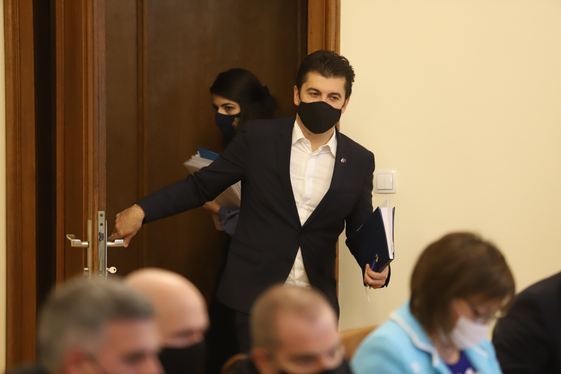 Петков: Актуализираме социалните пенсии, 54 млн. отиват за медиците на първа линия