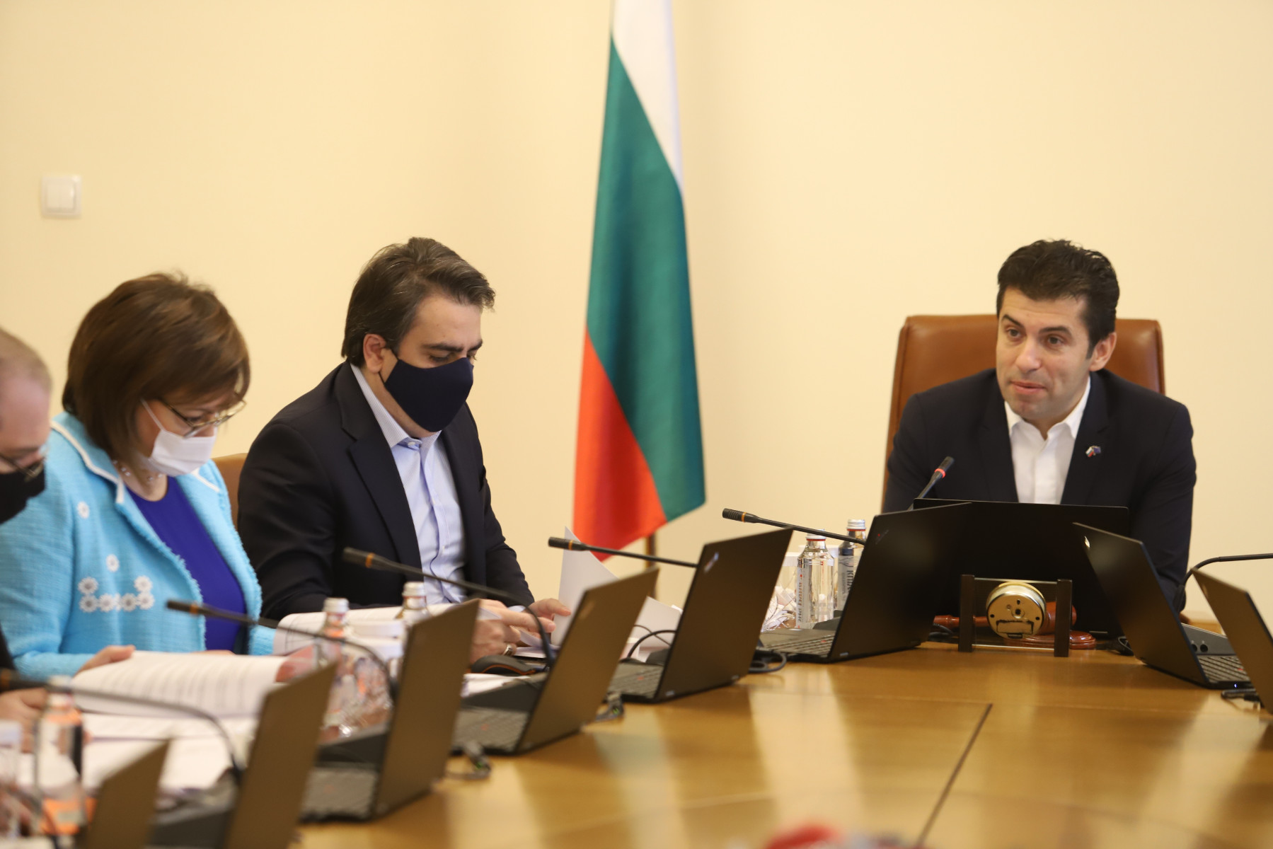 Bulgaria’s cabinet provides financial assistance to business and pensioners