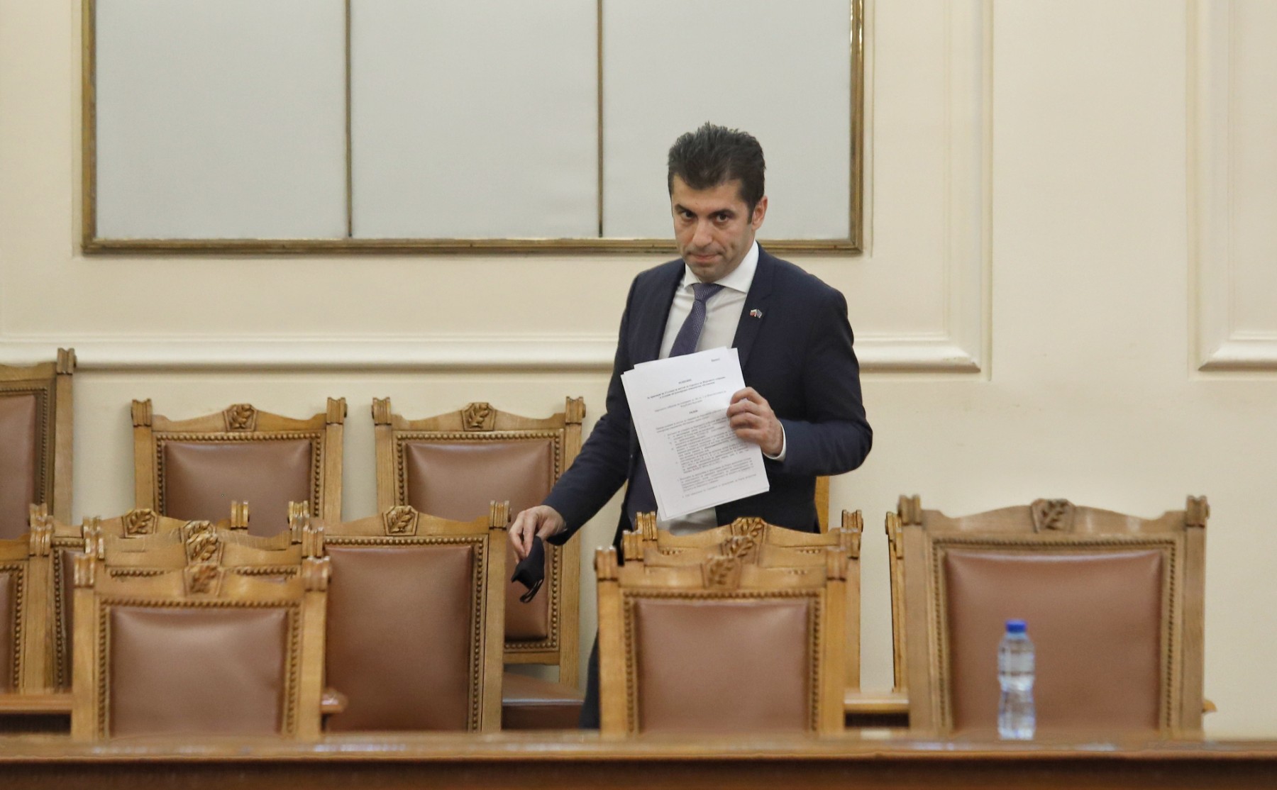 Петков и 10 министри от кабинета ще участват в парламентарния контрол