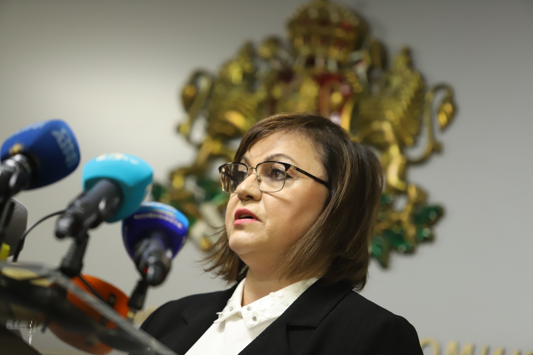 Нинова към мобилните оператори: Ако повишите цените, това ще бъде незаконно