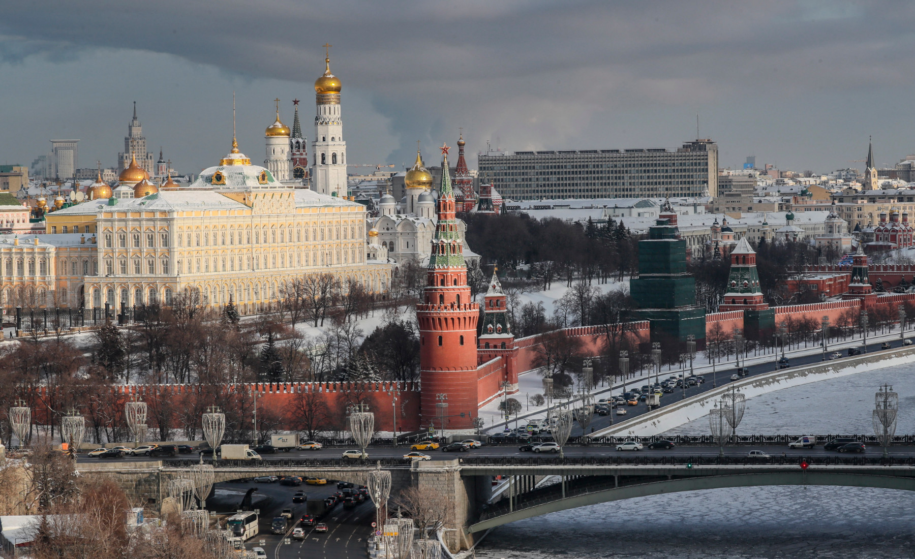 Лондон: Москва се опитва да постави проруски лидер в Киев