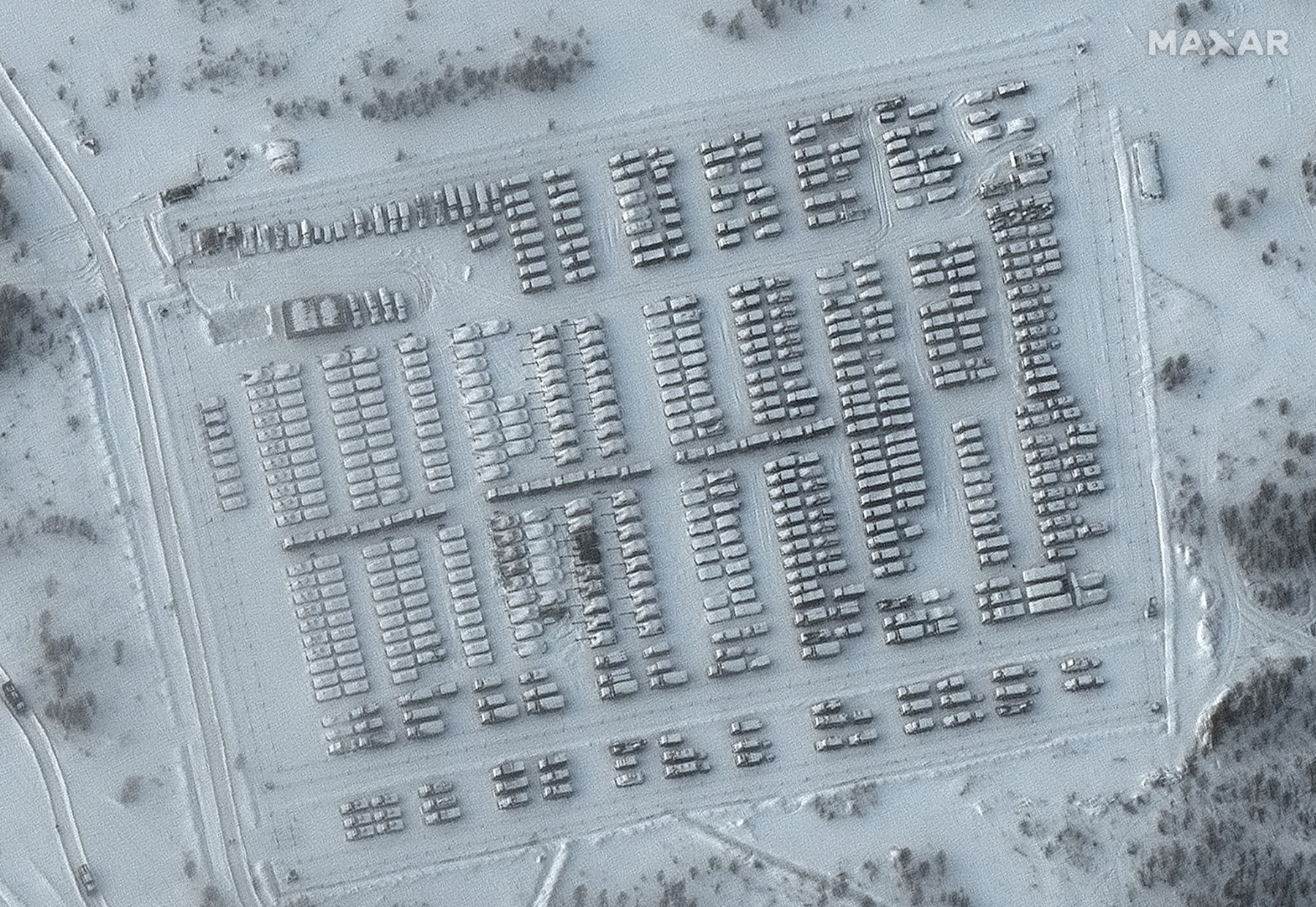 Русия трупа нови войски и техника по границата с Украйна