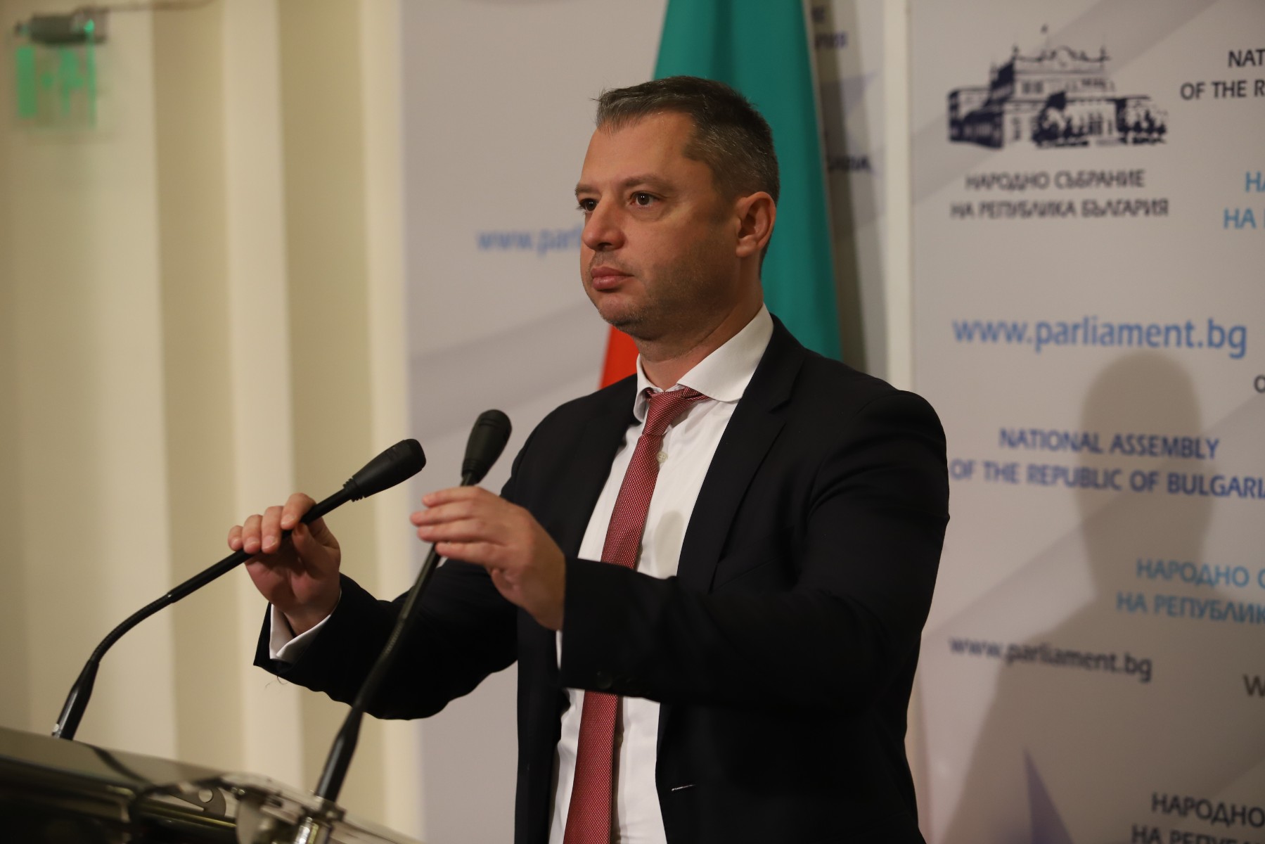 Добрев: Най-големият провал е в енергетиката, Николов да си подаде оставката