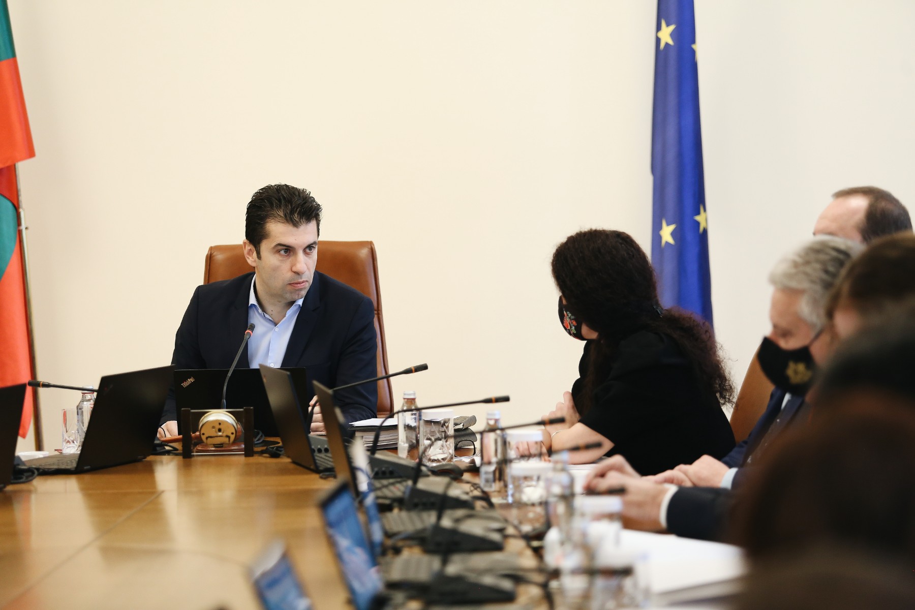 Кирил Петков: Отпускаме пари за зърното и за украинските бежанци