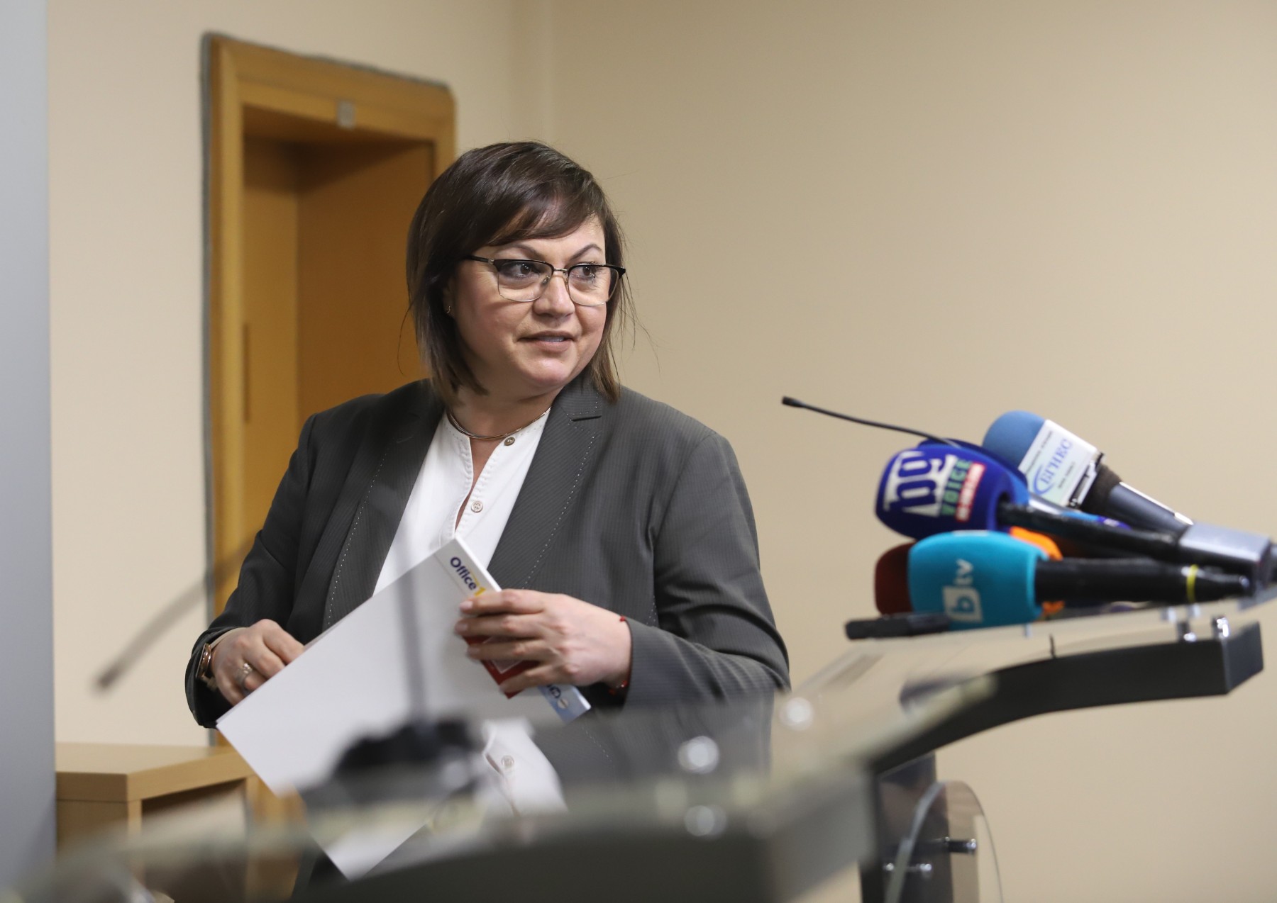 Нинова: Форсмажорът не е хрумка на БСП
