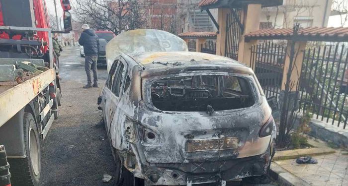Запалиха два автомобила на бивш директор на ОД-МВР Кюстендил