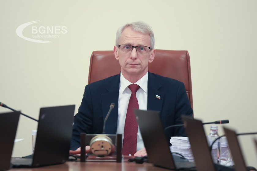 Денков: Тагарев си върши работата, острият му език не е основание за оставка
