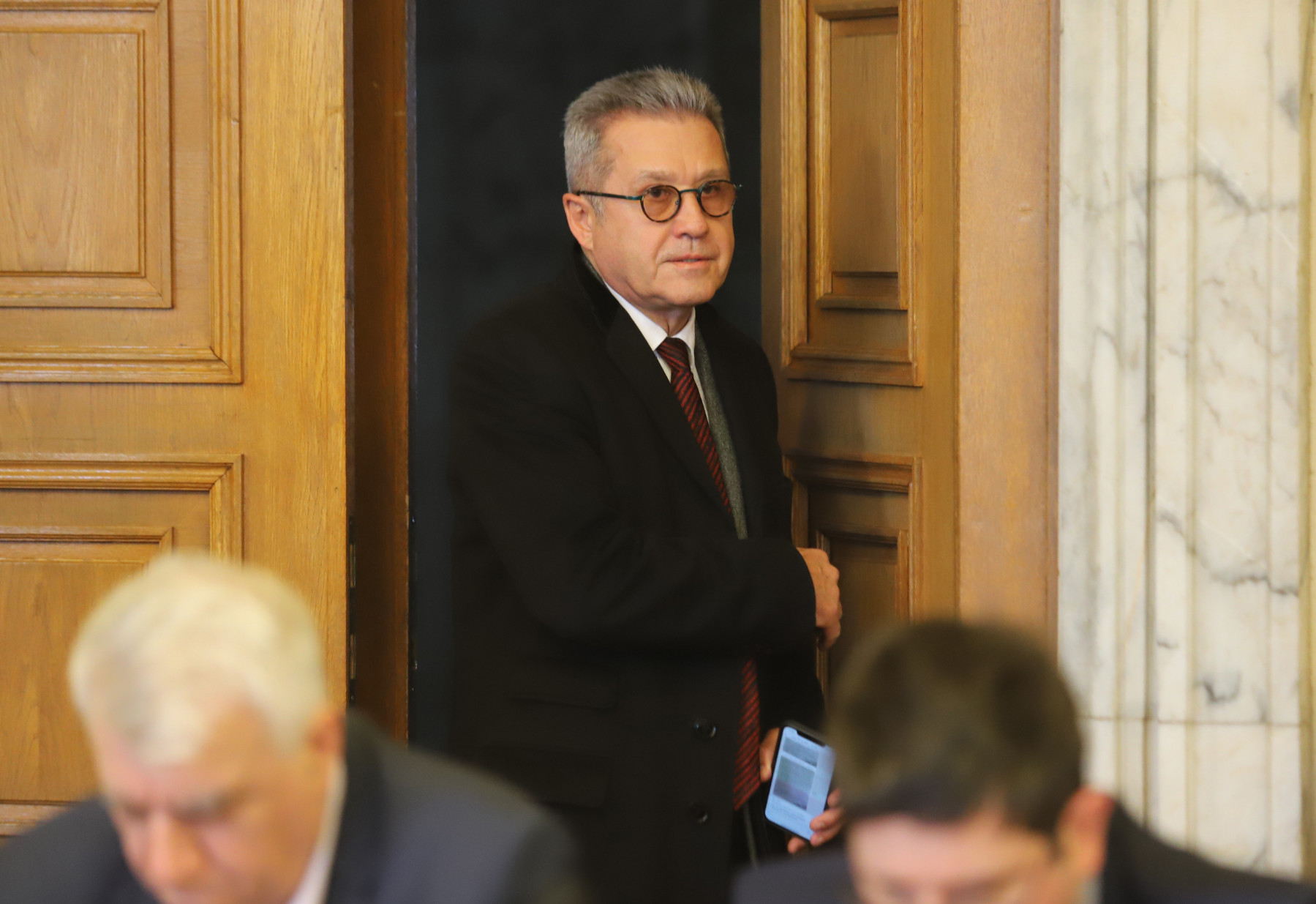 Цонев: Напускам студиото, управляващите рушат държавата