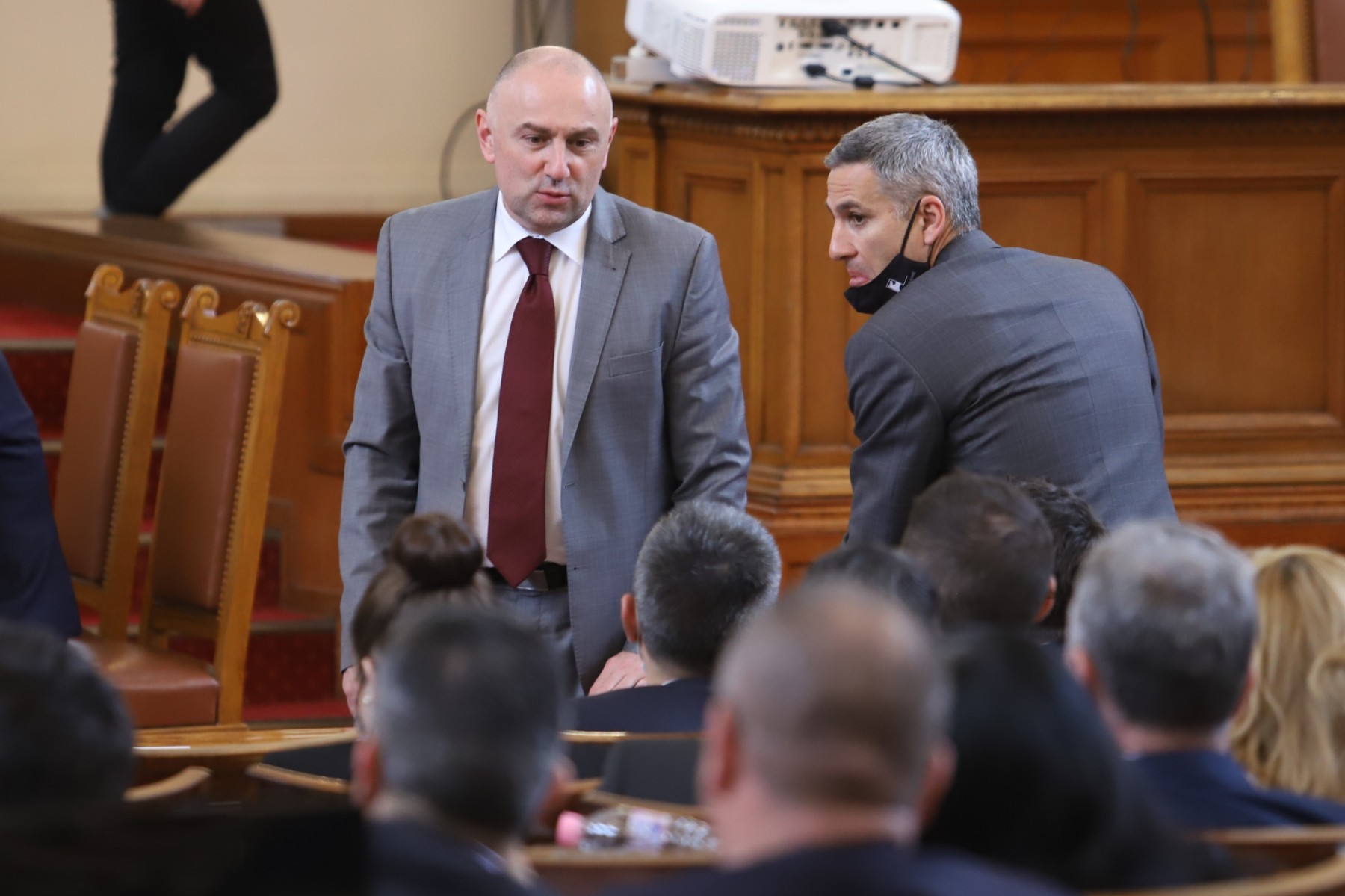 Гюров и Каримански - единствени кандидати за управител на БНБ
