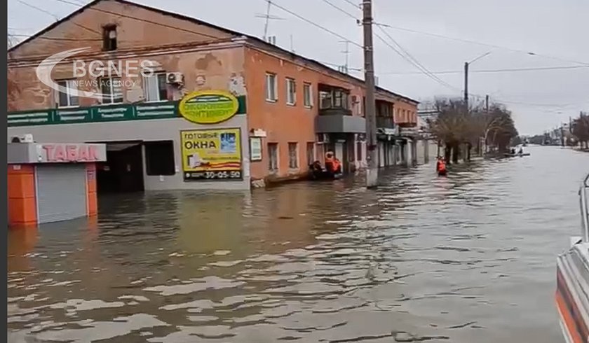 Наводнение заля над 10 000 жилищни сгради в Русия 
