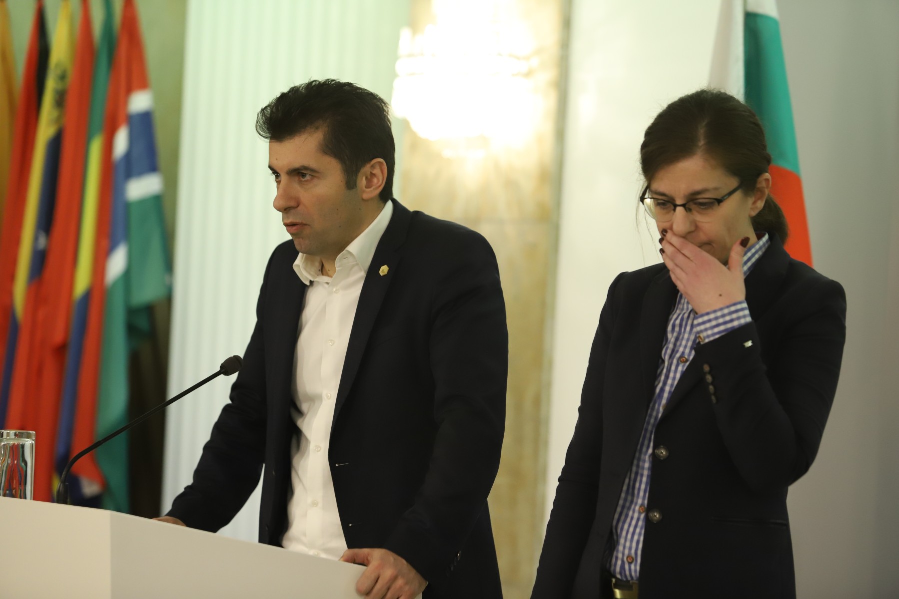 Генчовска: Петков обеща на Вархеи да свали ветото