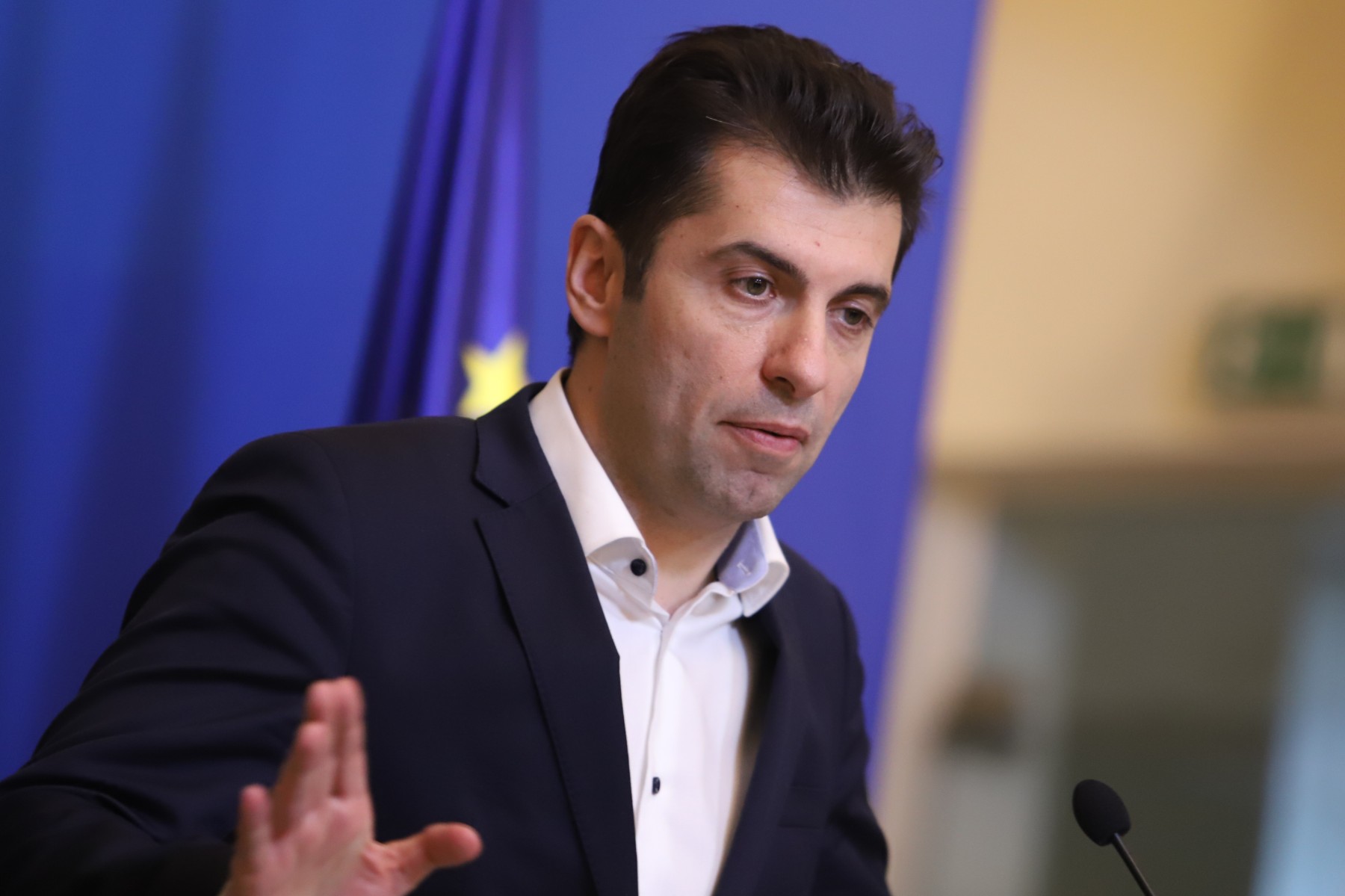 Петков: За никакви български самолети не сме поели ангажимент, никой няма да праща войски в Украйна