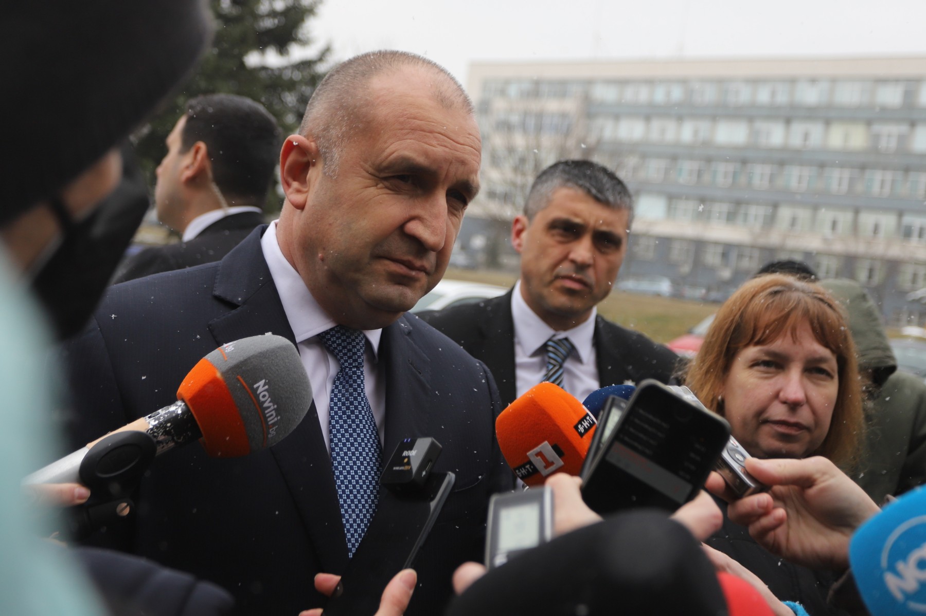 Румен Радев за газовите санкции към Русия: Премиерът е прав