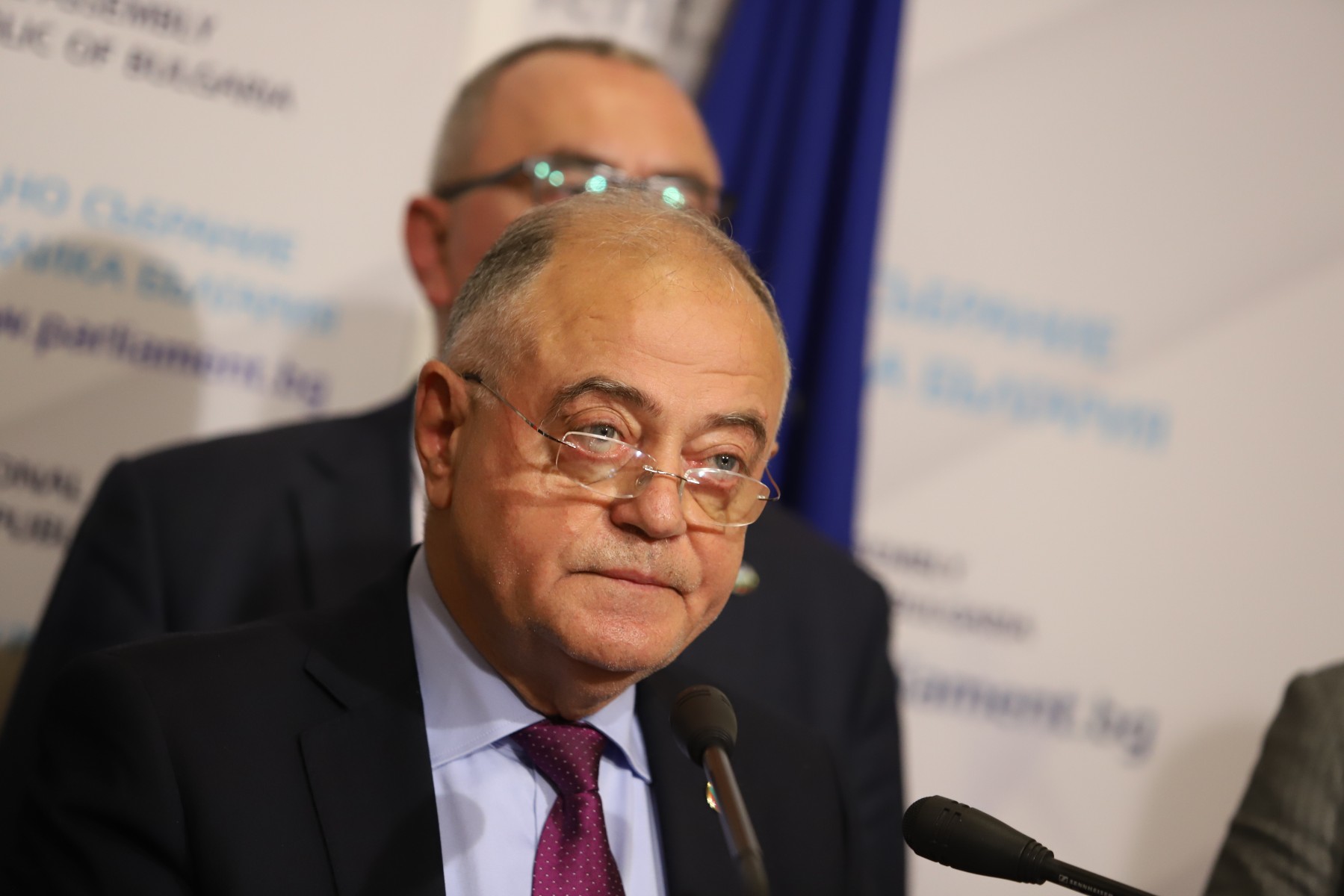Атанасов: Във война сме, няма да си затваряме очите за дефицитите