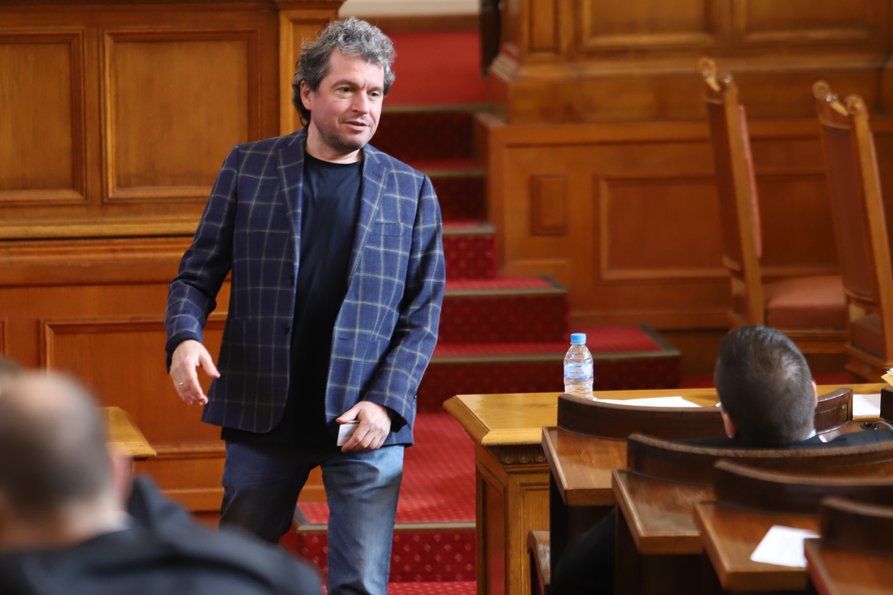 Тошко Йорданов: За РСМ нещата са на ръба, Петков и съветничката му заобикалят споразумението