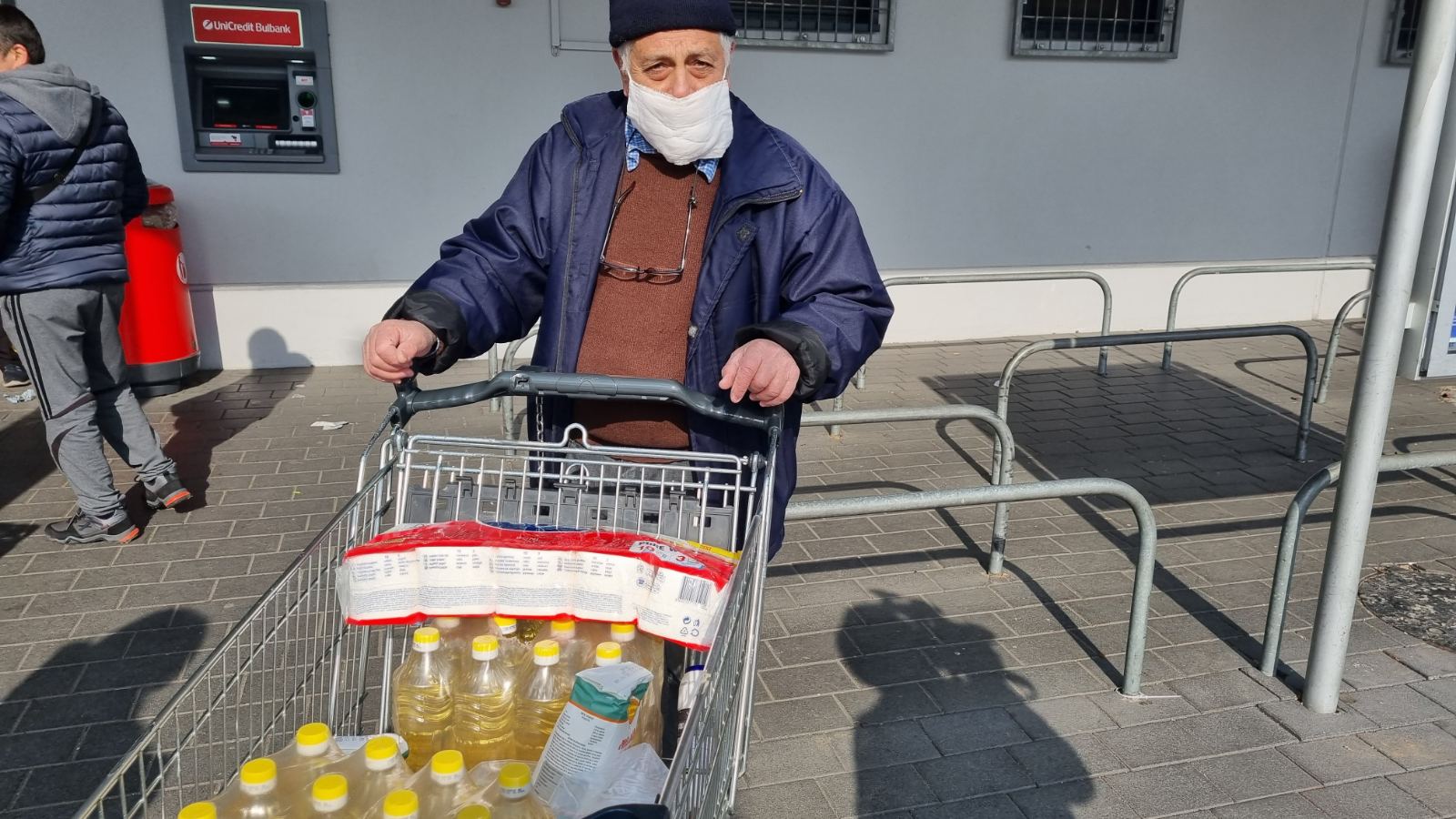 Започва изплащането на пенсиите със 70-те лв. коледна добавка