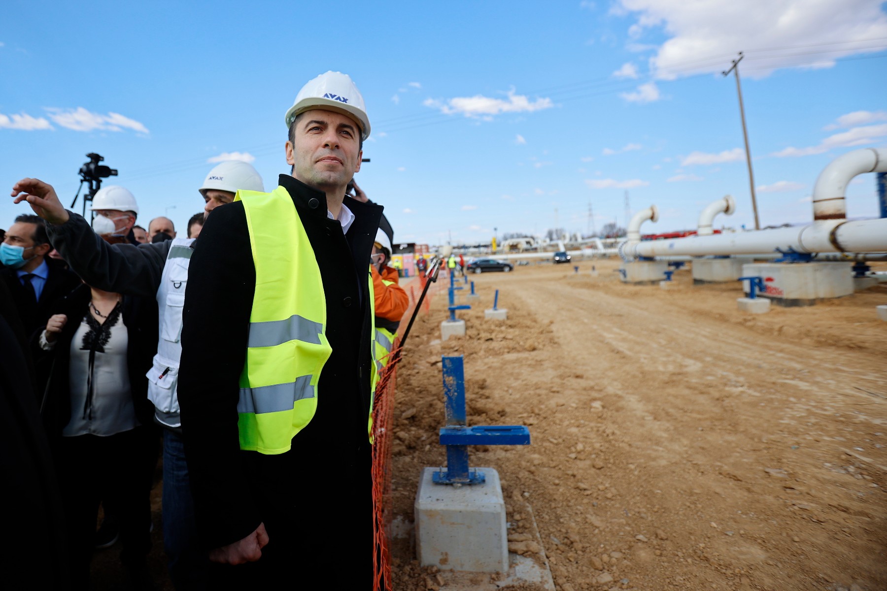 Обещанията на Петков за евтин газ се разбиха при срещата с действителността