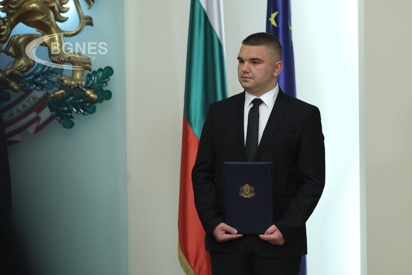 Пендиков: Ще уча международни отношения и човешки права, за да помагам на българите в РСМ 