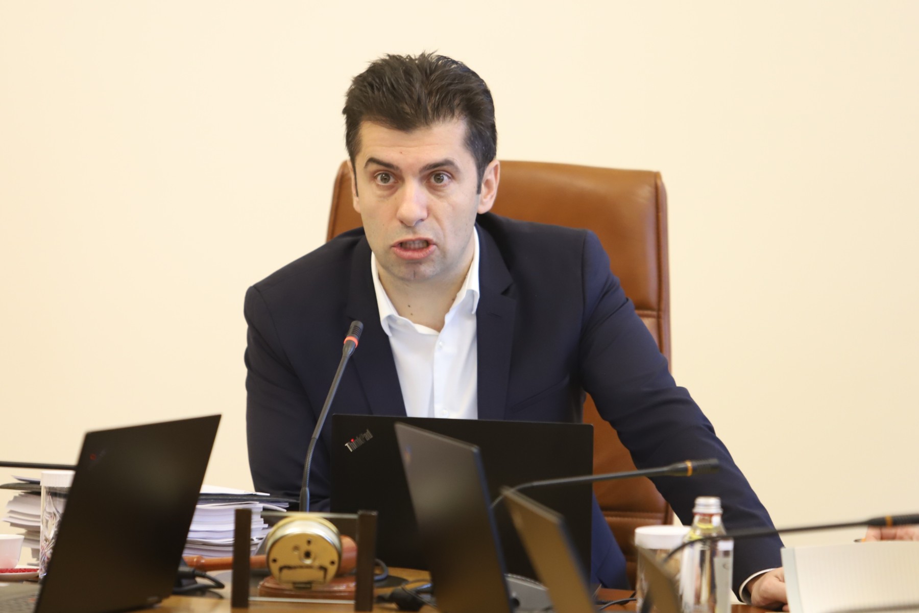 Неотложни ангажименти спряха Петков от парламентарния контрол