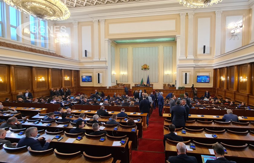 Гешев поиска имунитетите на двама депутати от "Възраждане"