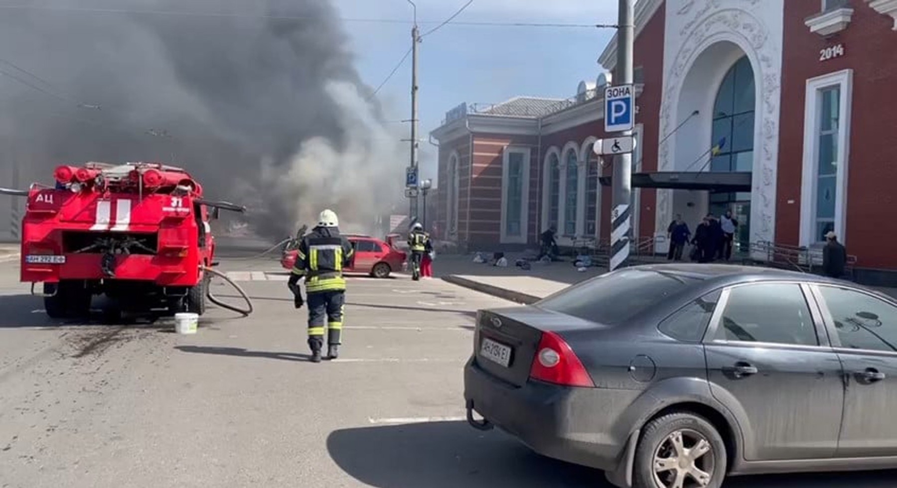 Над 39 убити, включително 4 деца, при руски ракетен удар на жп гара в Краматорск
