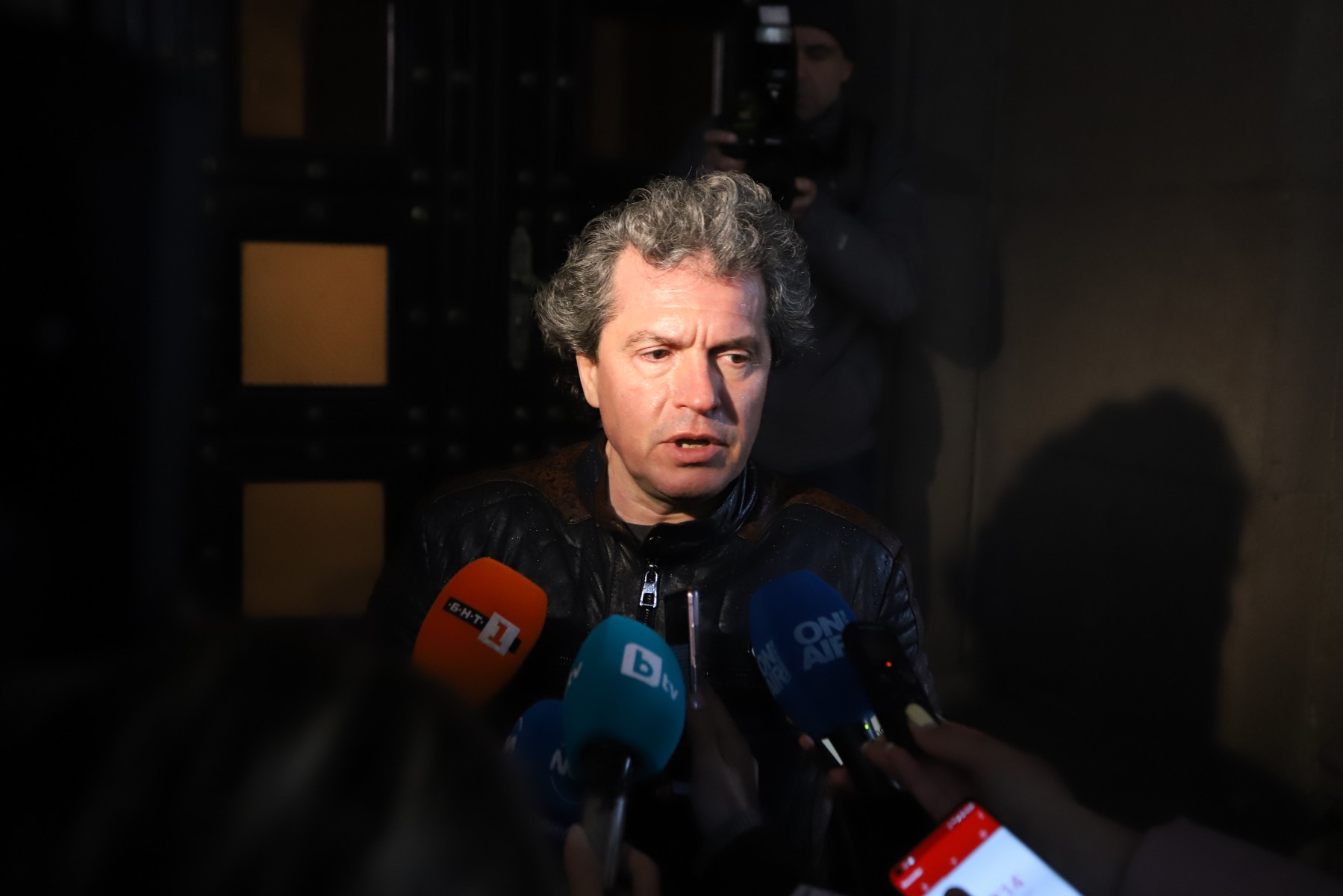 Йорданов: Петков и Василев политически ни рекетират