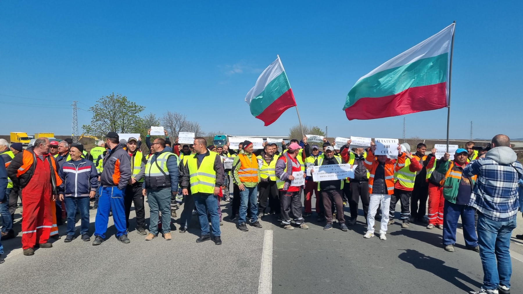 Петков: Внасяме повторно предложението за парите на пътните строители