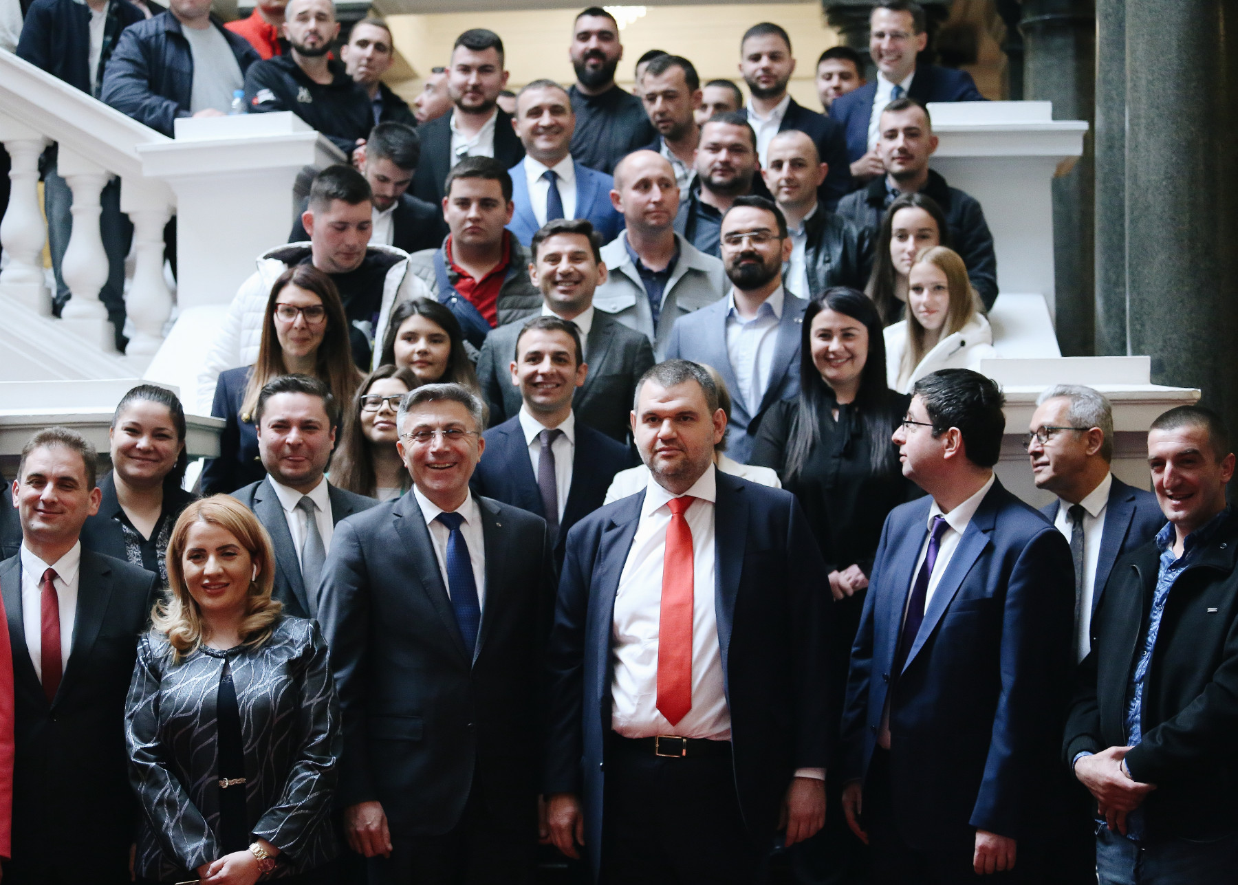 Карадайъ води листите в Кърджали и Шумен, Пеевски - в Благоевград и Пазарджик