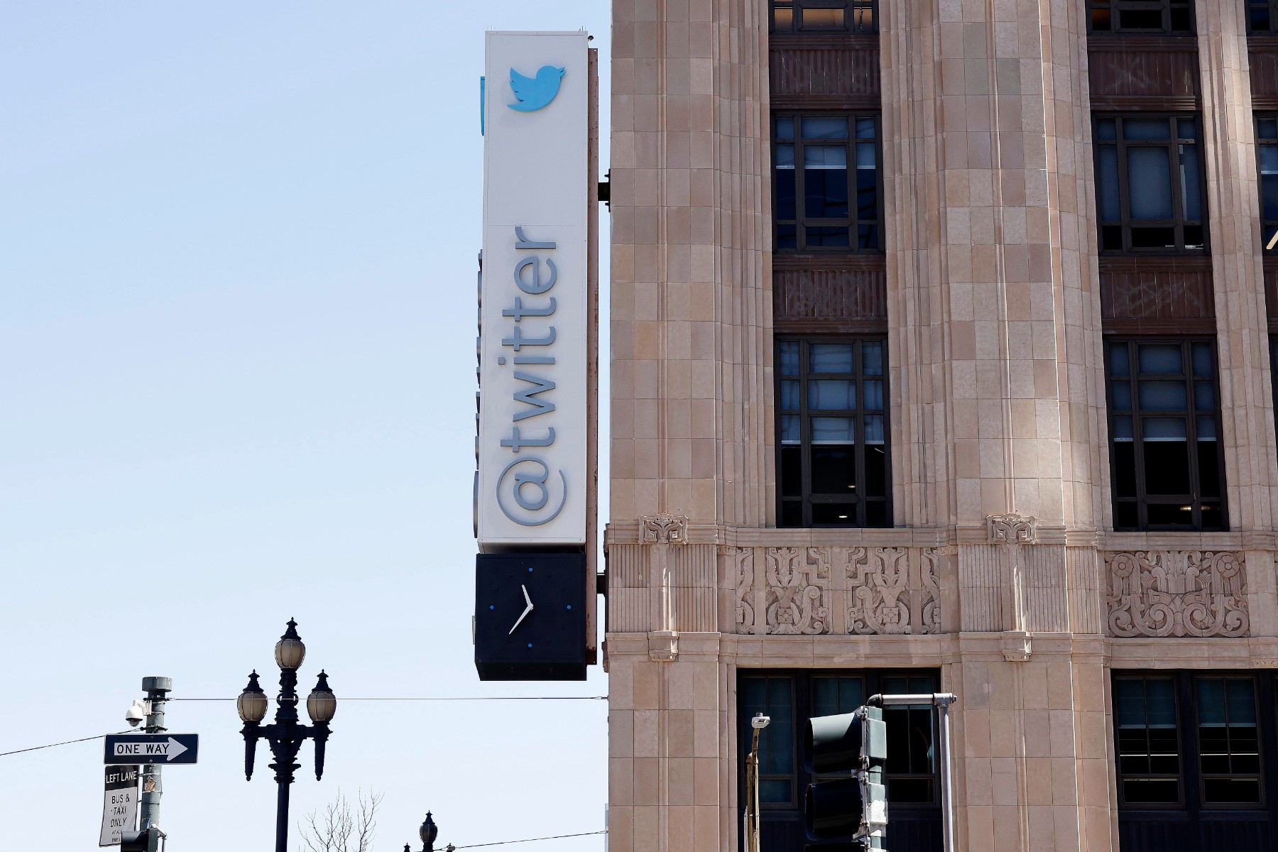 Twitter може да стане платен за правителствени агенции
