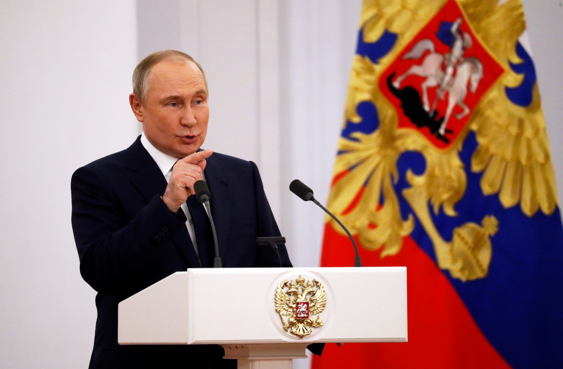 Путин заплаши с „мълниеносен отговор“ всяка външна намеса във войната